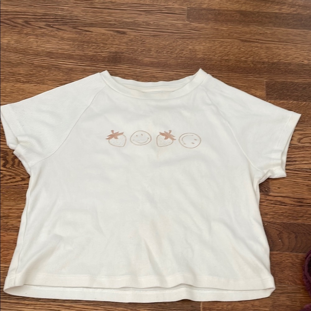 Aerie White Short Sleeve Tee with Cute Graphics